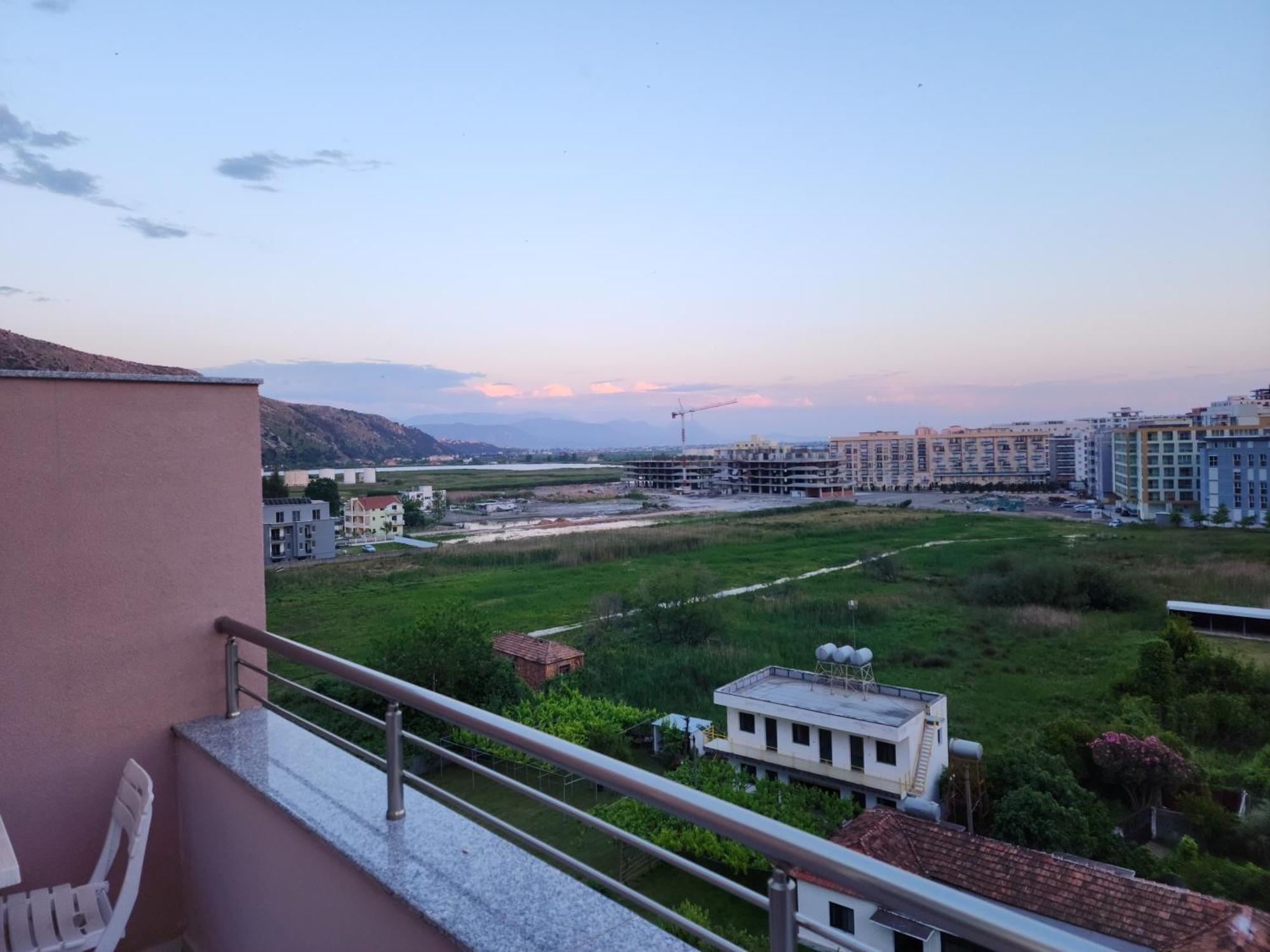 And Besniku Hotel Shengjin
